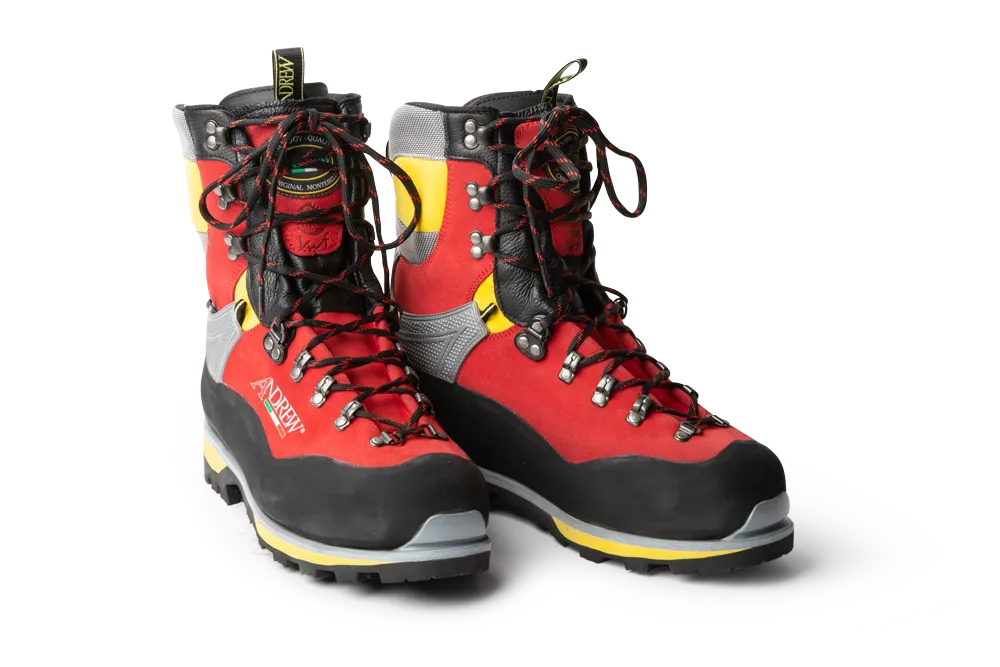 Ein Paar roter Sicherheitsschuhe